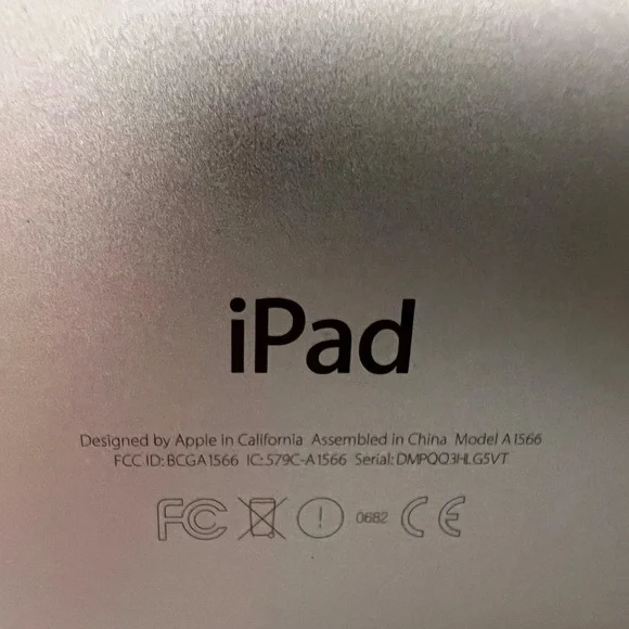 iPad Air silver barely used and in excellent condition. A few minor scuffs.